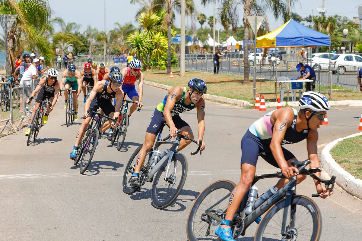 Avituallamiento en ruta de ciclismo amateur